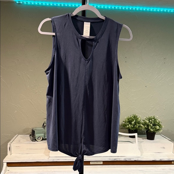 Time and Tru Navy Tie-Front Tank Top - Picture 1 of 1
